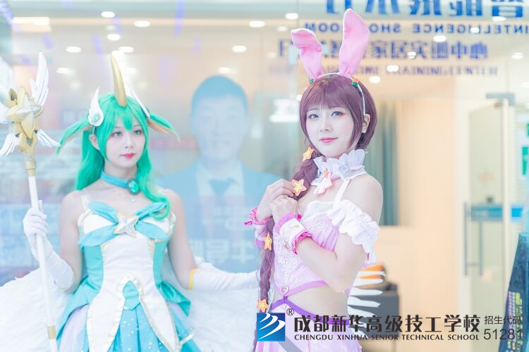 動漫社同學的cosplay表演