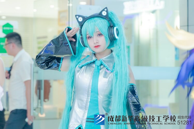 動漫社同學的cosplay表演