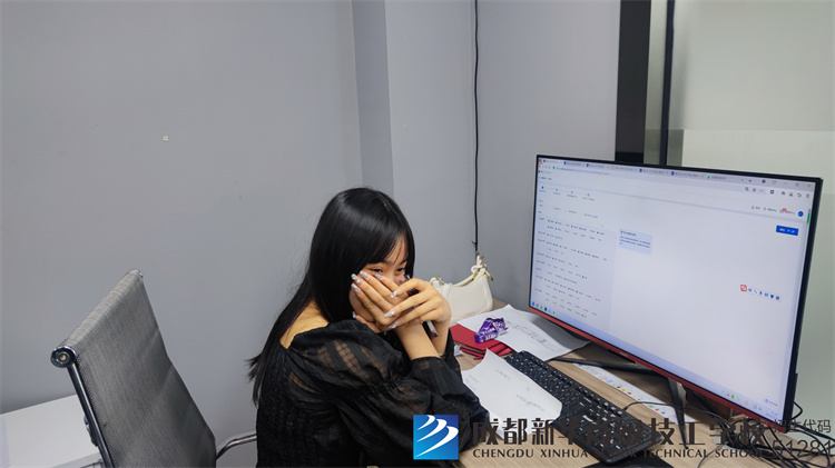 就業辦老師回訪馬蜂廣告入職學生