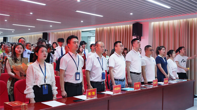 "遇見(jiàn)更好的自己"鋼琴音樂(lè)會(huì)