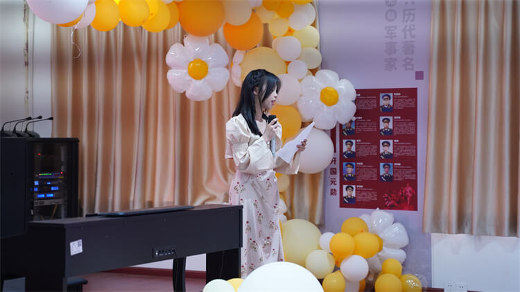 "遇見(jiàn)更好的自己"鋼琴音樂(lè)會(huì)